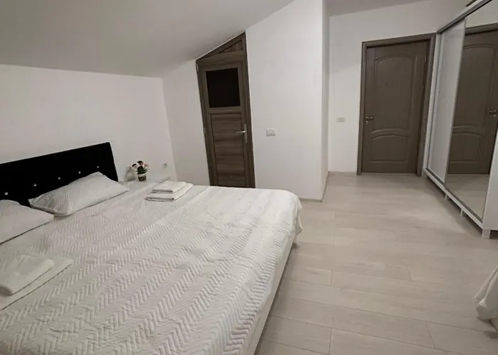 Casa Mira Homestay *